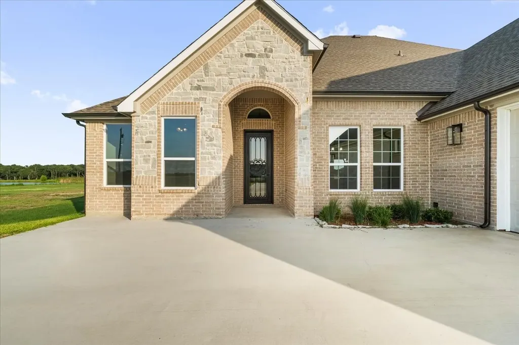 1052 Grison Circle Corsicana TX 75109