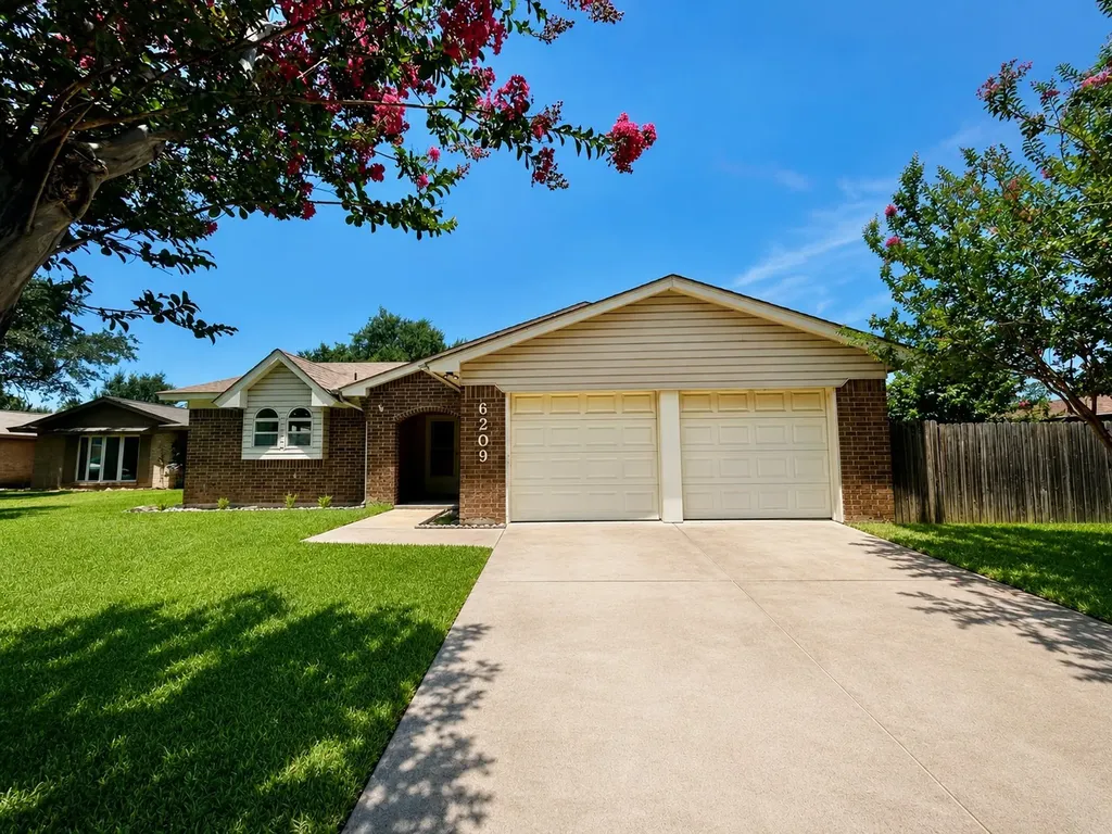 6209 Gayle Drive North Richland Hills TX 76180