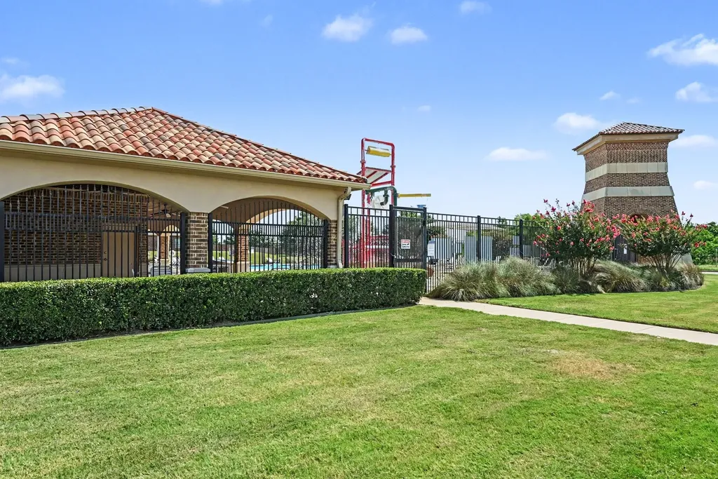 1816 Placitas Trail Fort Worth TX 76131