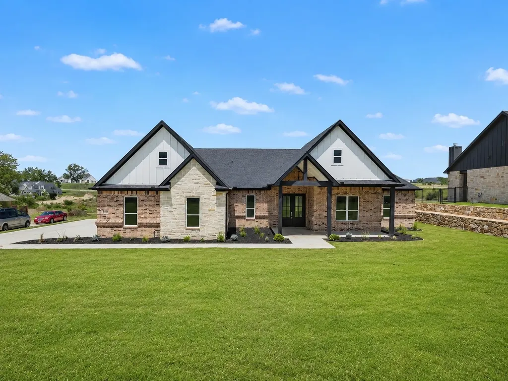 328 Slimp Bluff Avenue Azle TX 76020