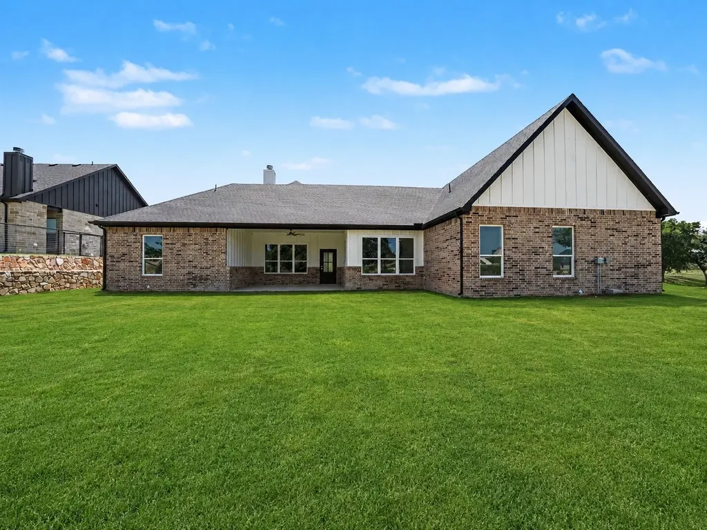 328 Slimp Bluff Avenue Azle TX 76020