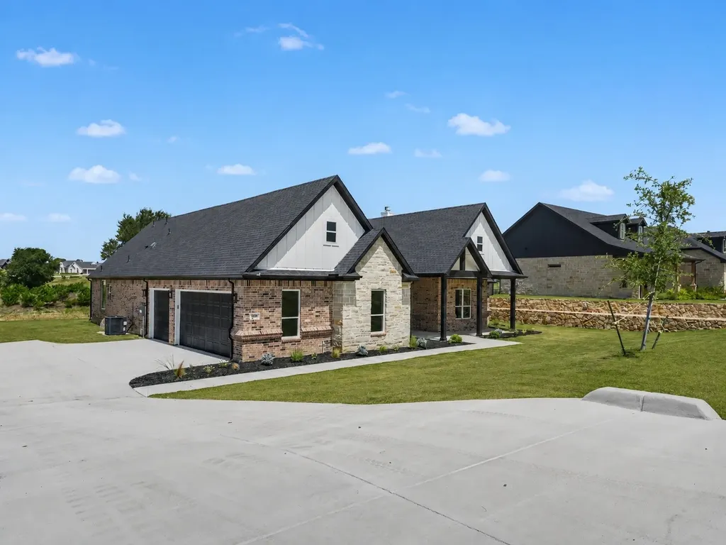 328 Slimp Bluff Avenue Azle TX 76020