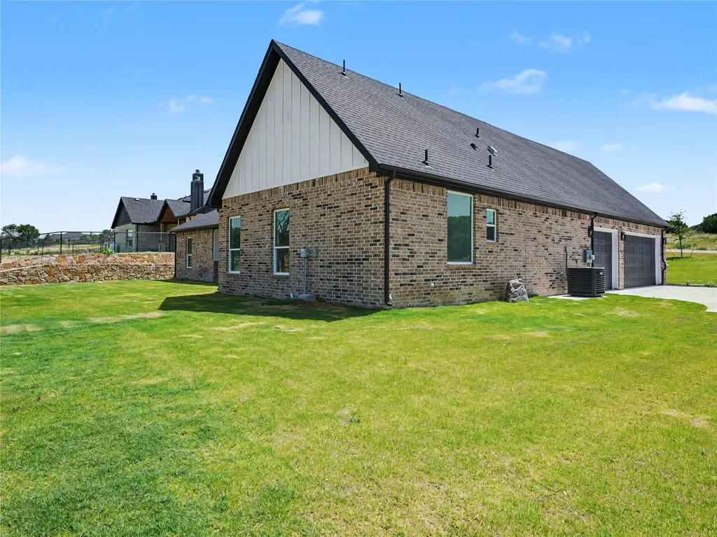 328 Slimp Bluff Avenue Azle TX 76020