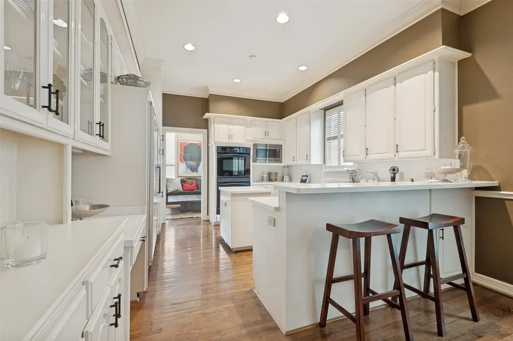 1608 Crockett Circle Irving TX 75038