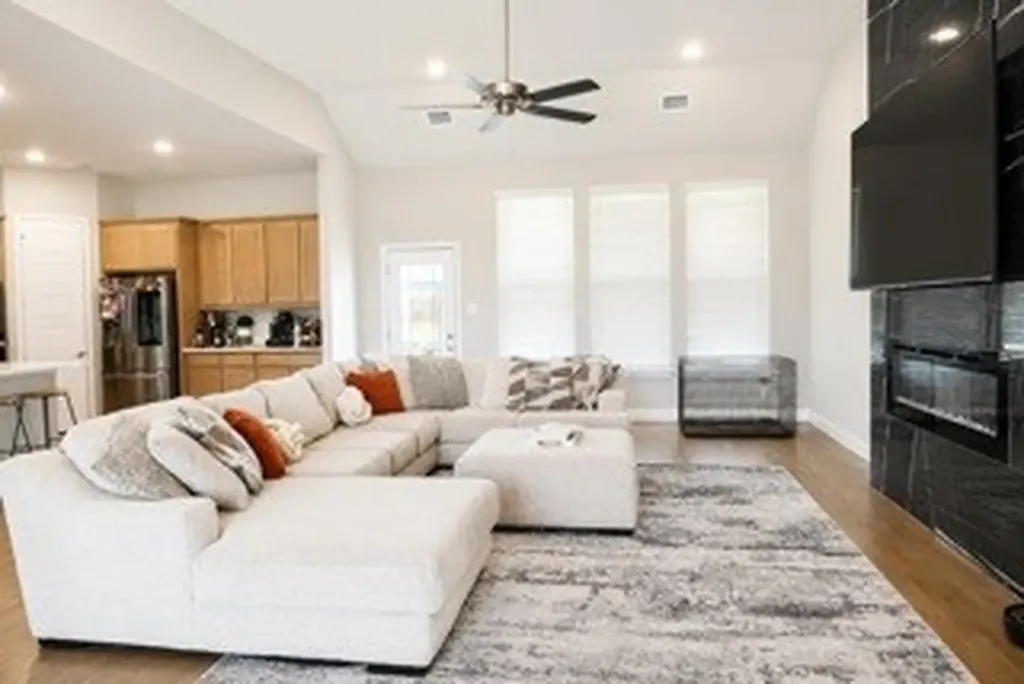 4017 Lagos Drive Midlothian TX 76065