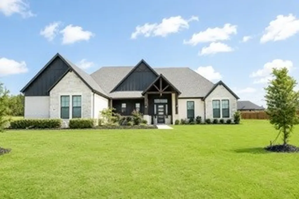 4017 Lagos Drive Midlothian TX 76065