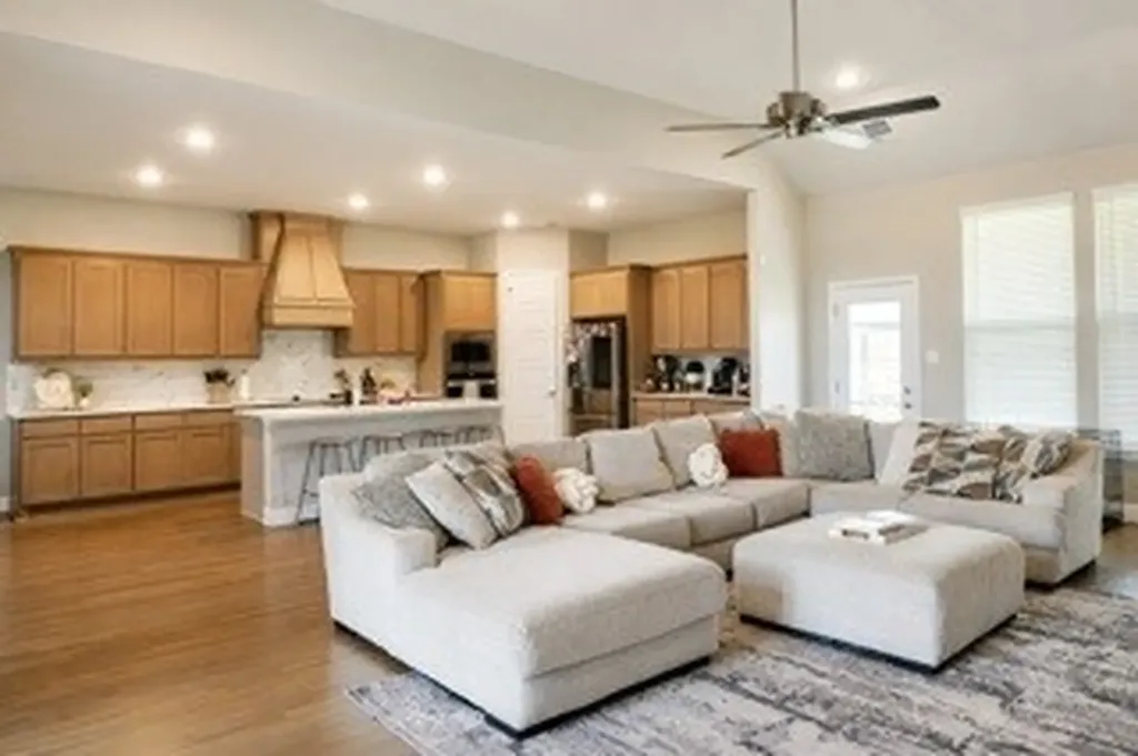 4017 Lagos Drive Midlothian TX 76065