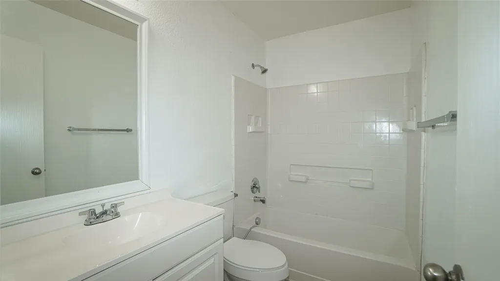 4006 Collin Court Heartland TX 75126
