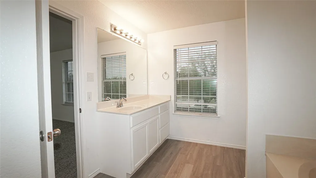 4006 Collin Court Heartland TX 75126