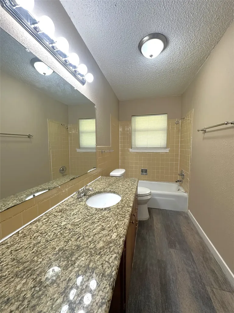 1915 Leslie Street Denton TX 76205