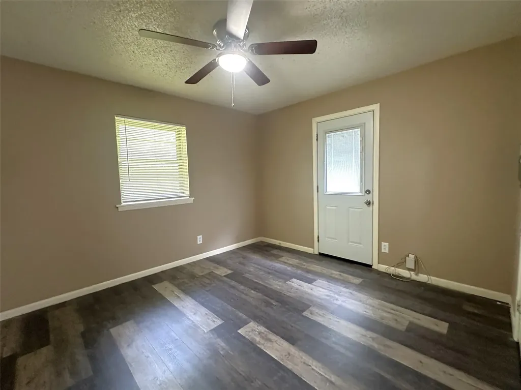 1915 Leslie Street Denton TX 76205