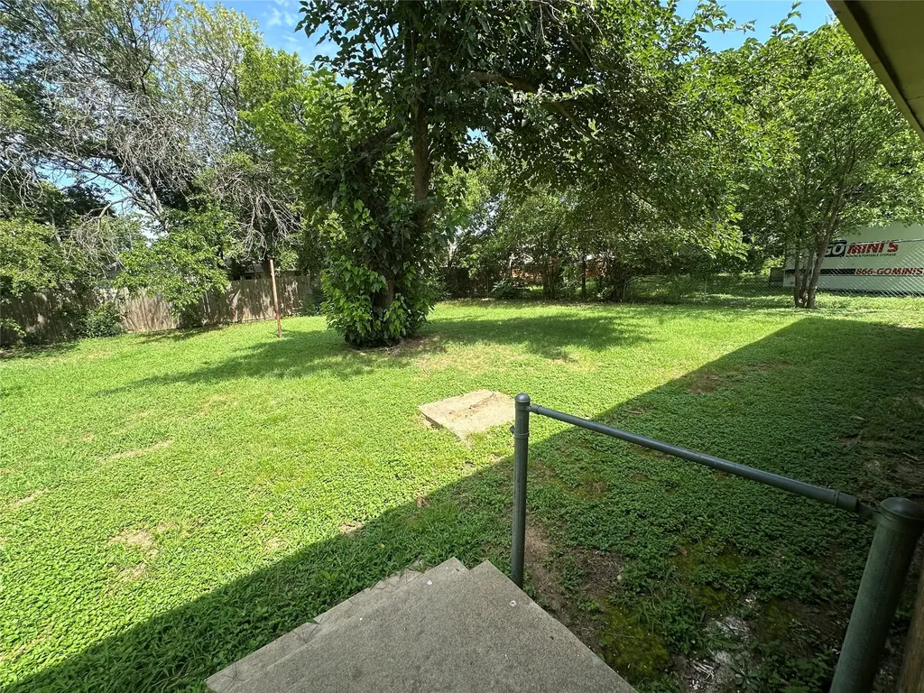 1915 Leslie Street Denton TX 76205
