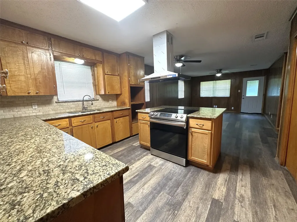 1915 Leslie Street Denton TX 76205