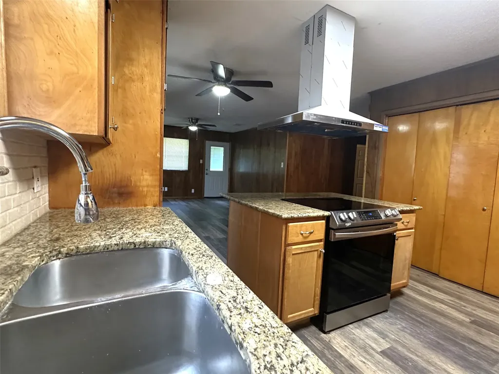 1915 Leslie Street Denton TX 76205