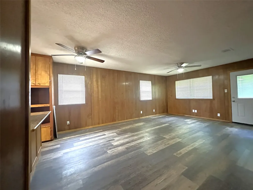 1915 Leslie Street Denton TX 76205