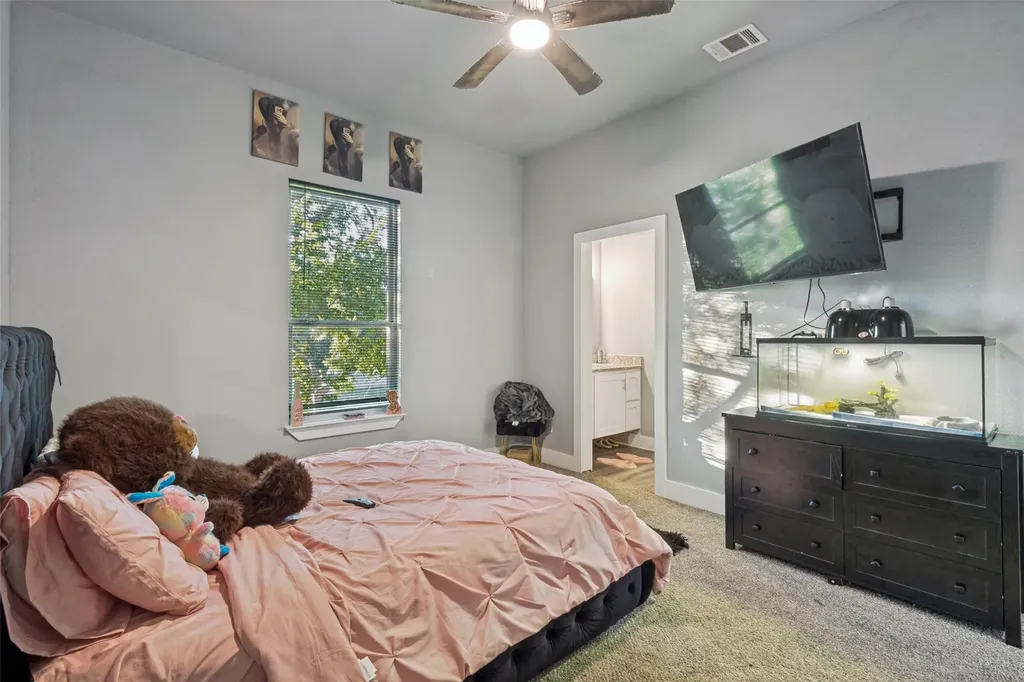 7909 Ivory Lane Dallas TX 75216