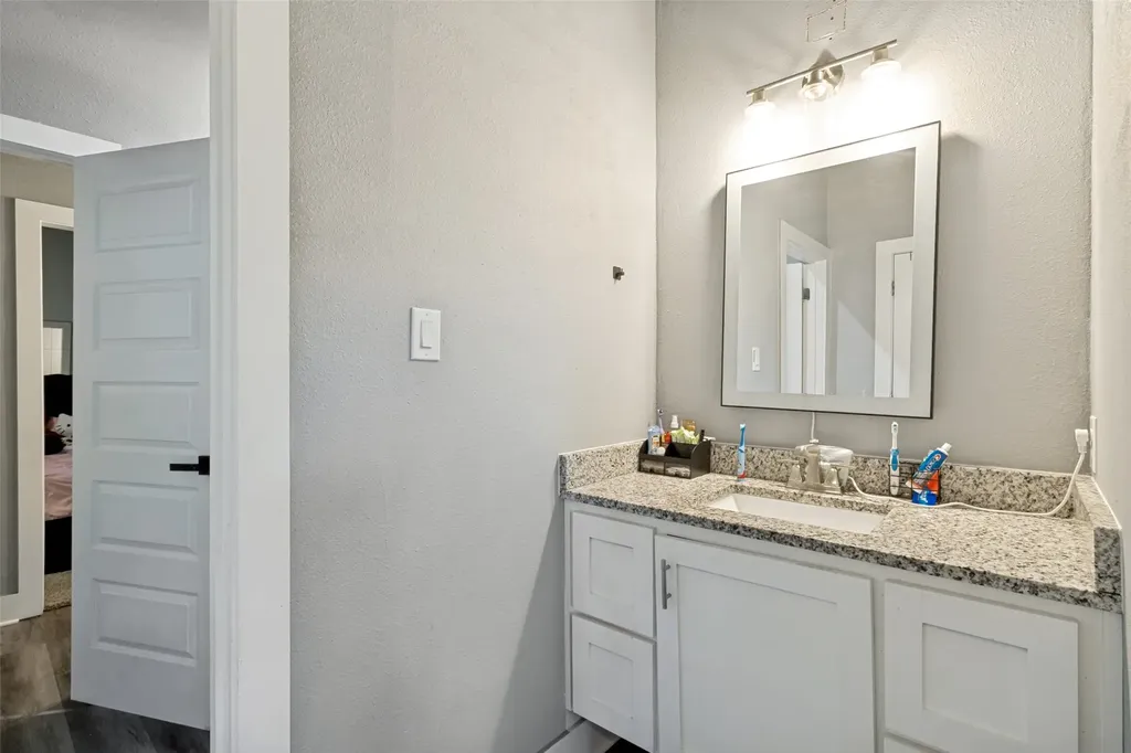7909 Ivory Lane Dallas TX 75216