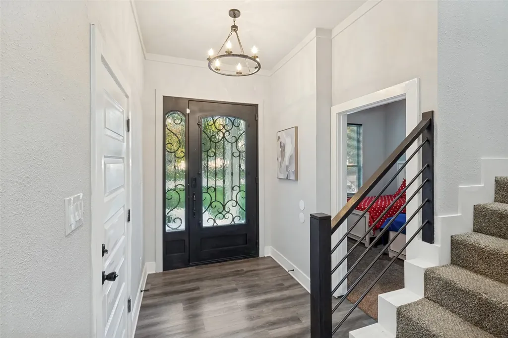7909 Ivory Lane Dallas TX 75216