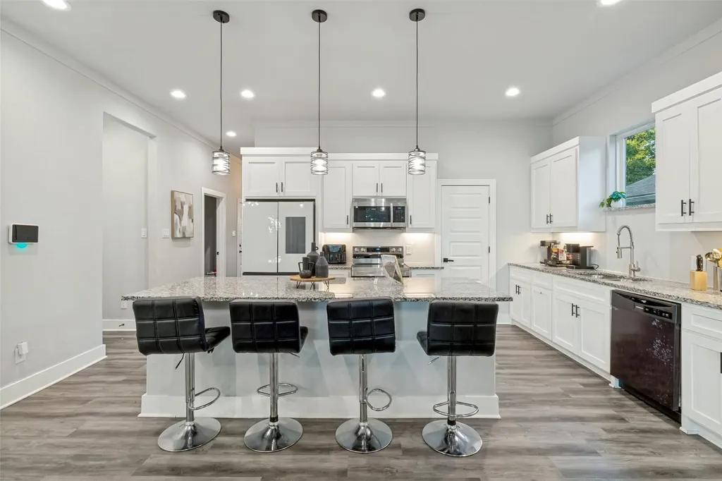 7909 Ivory Lane Dallas TX 75216