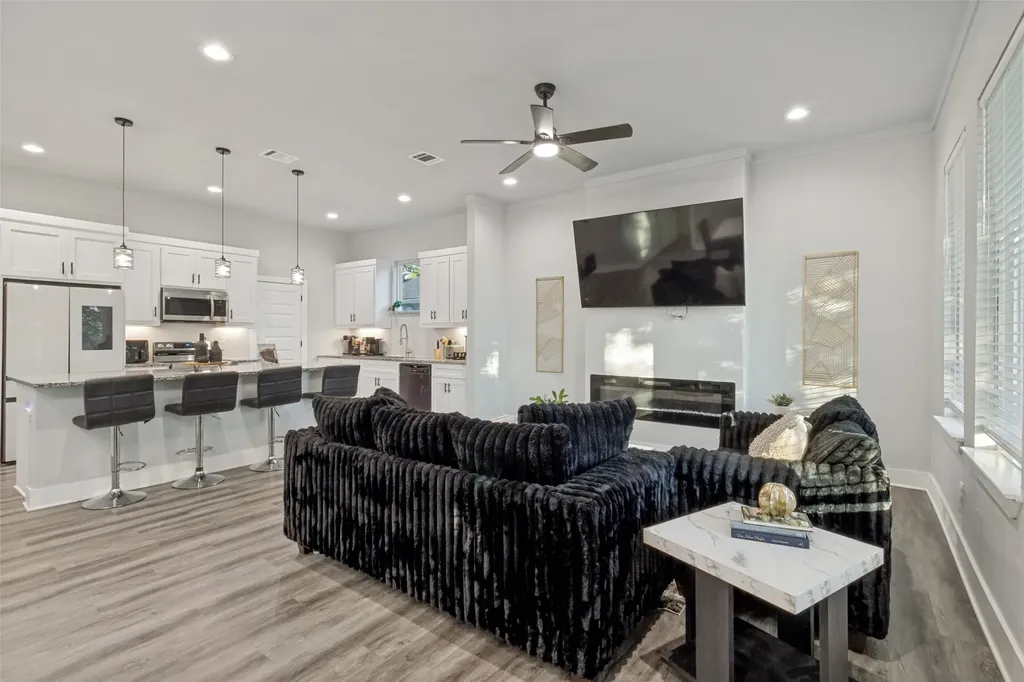 7909 Ivory Lane Dallas TX 75216