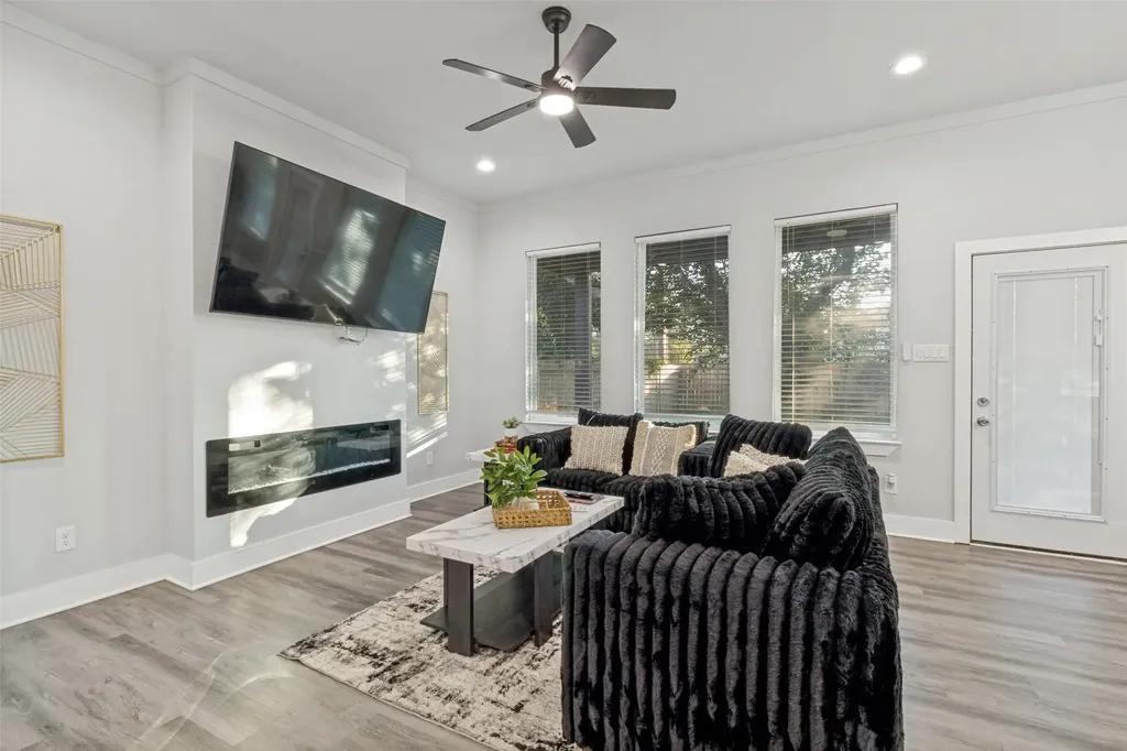 7909 Ivory Lane Dallas TX 75216