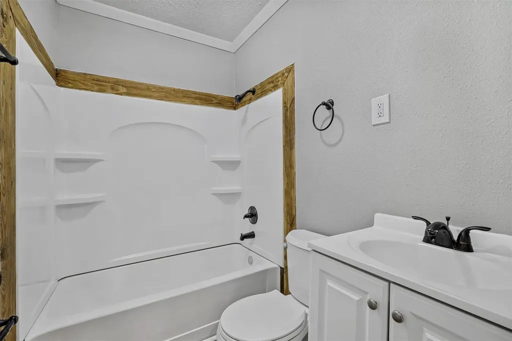 1009 Oak Street Bonham TX 75418