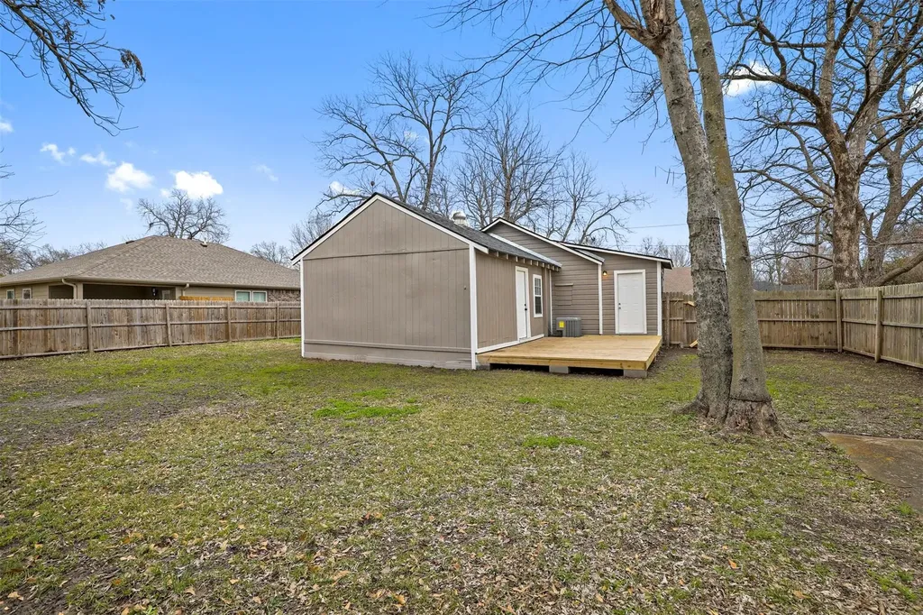 1009 Oak Street Bonham TX 75418