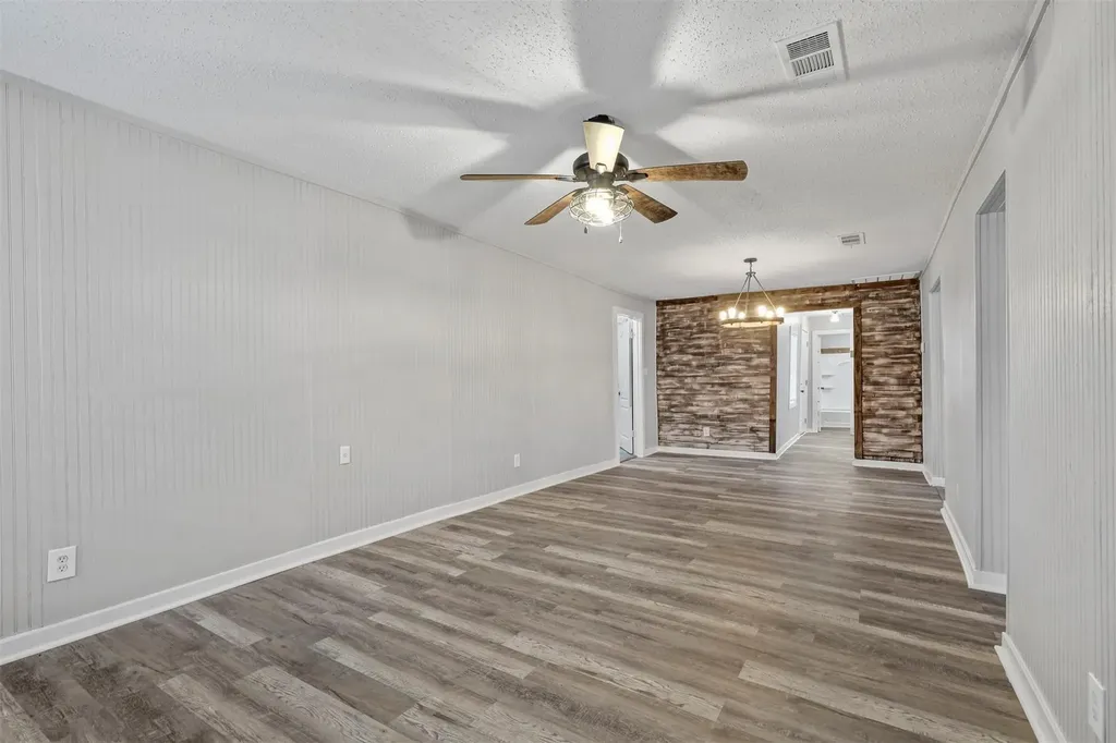 1009 Oak Street Bonham TX 75418