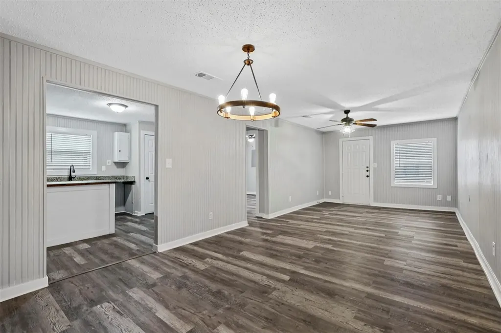1009 Oak Street Bonham TX 75418