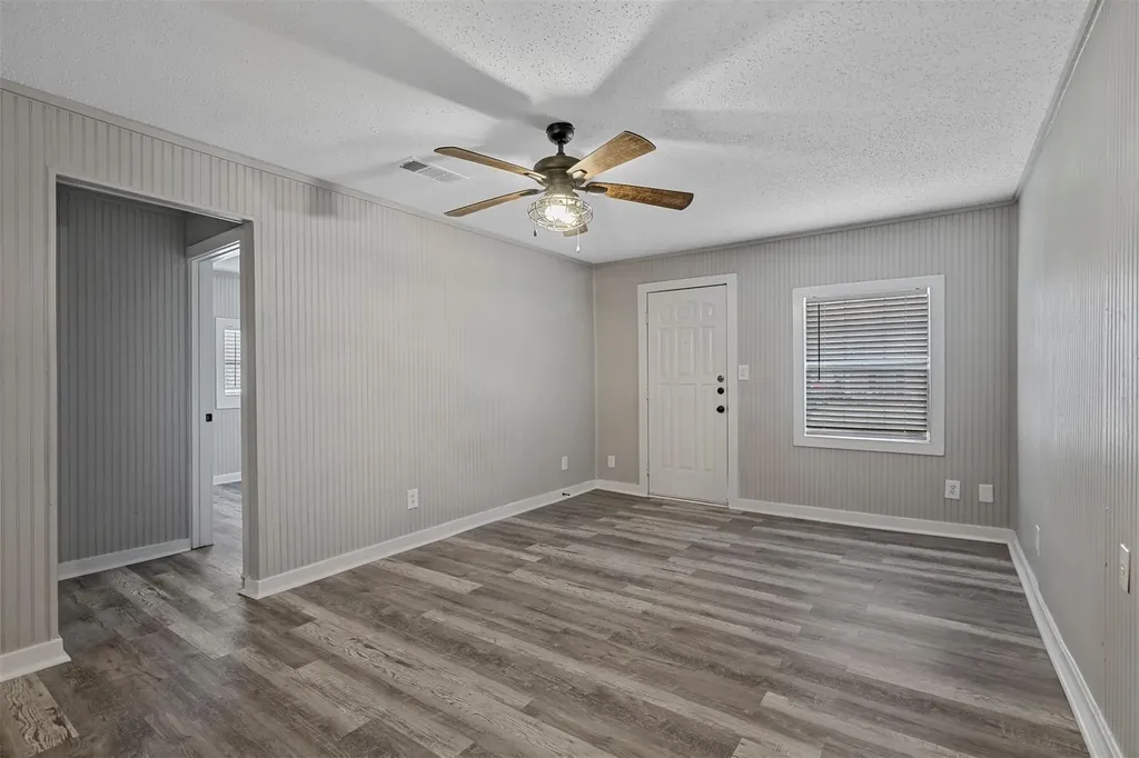 1009 Oak Street Bonham TX 75418
