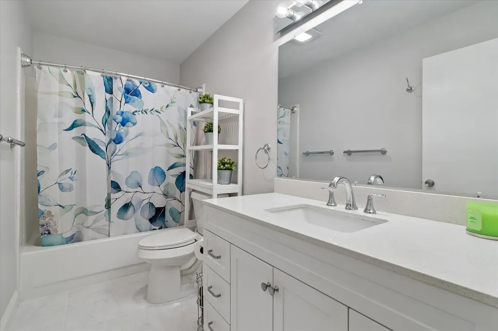 4900 Avery Circle The Colony TX 75056