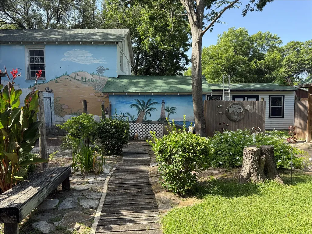 700 W Wrights Avenue Comanche TX 76442