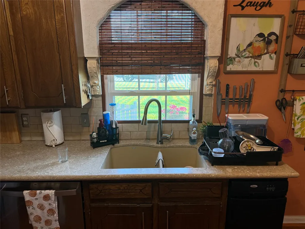 700 W Wrights Avenue Comanche TX 76442