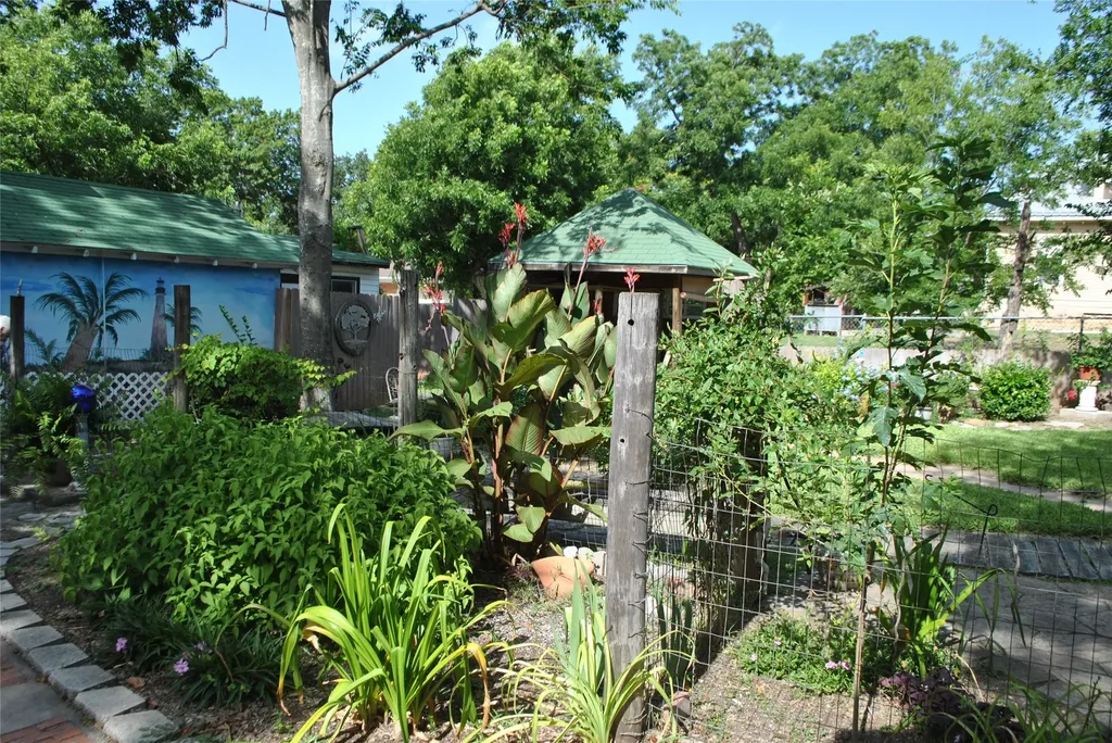 700 W Wrights Avenue Comanche TX 76442