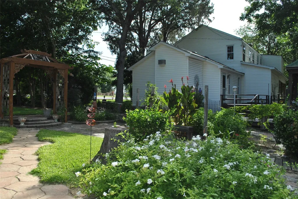 700 W Wrights Avenue Comanche TX 76442