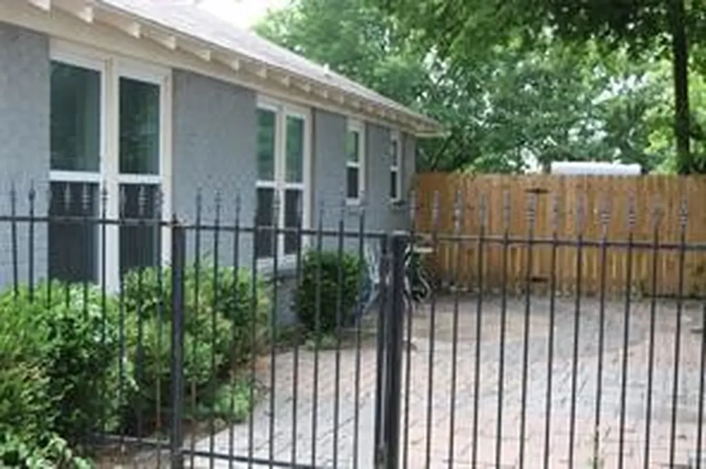 207 S Hastings Street Duncanville TX 75116