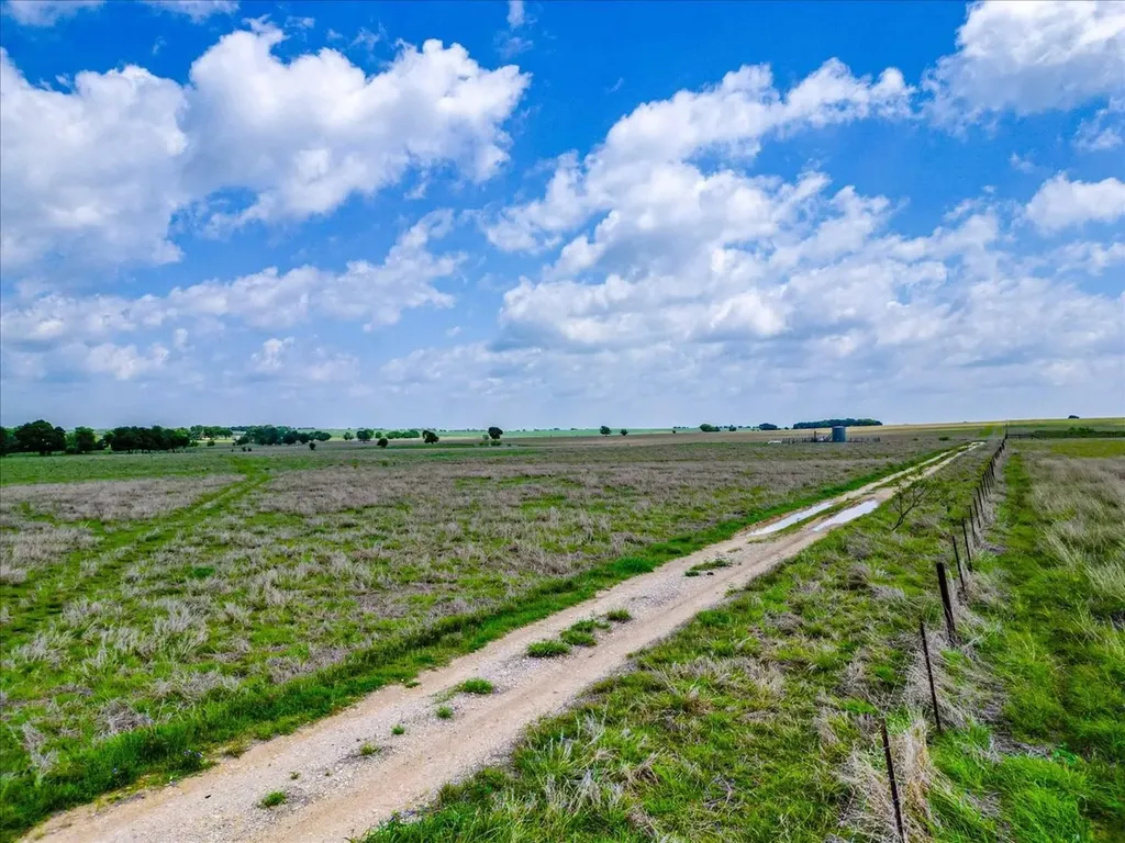 11436 St Highway 171 Covington TX 76636