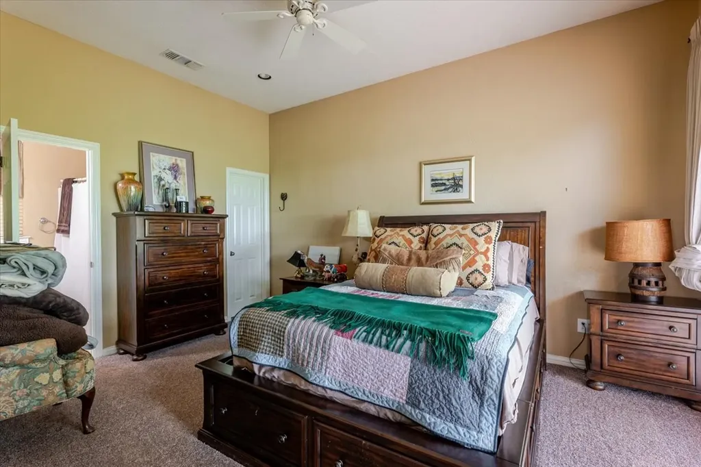 11436 St Highway 171 Covington TX 76636