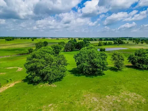 11436 St Highway 171 Covington TX 76636