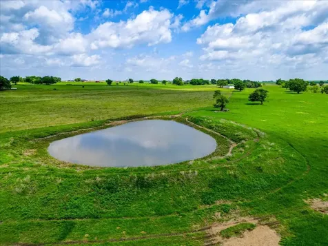 11436 St Highway 171 Covington TX 76636