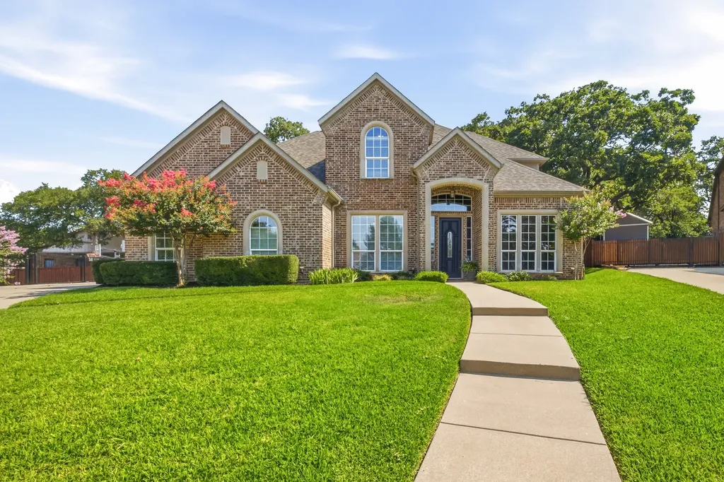 710 Knott Court Euless TX 76039