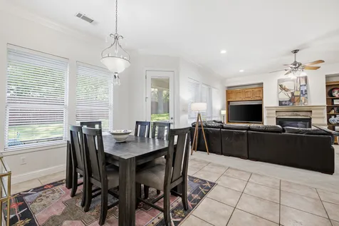 710 Knott Court Euless TX 76039