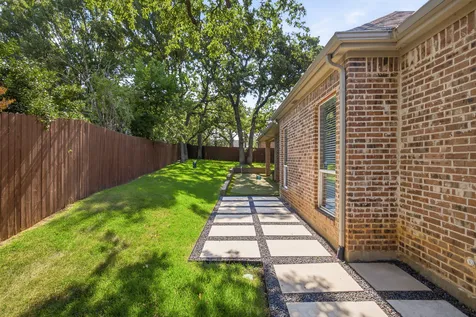 710 Knott Court Euless TX 76039