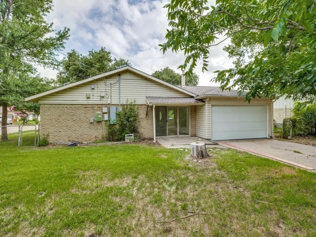 1216 Briarcove Drive Richardson TX 75081