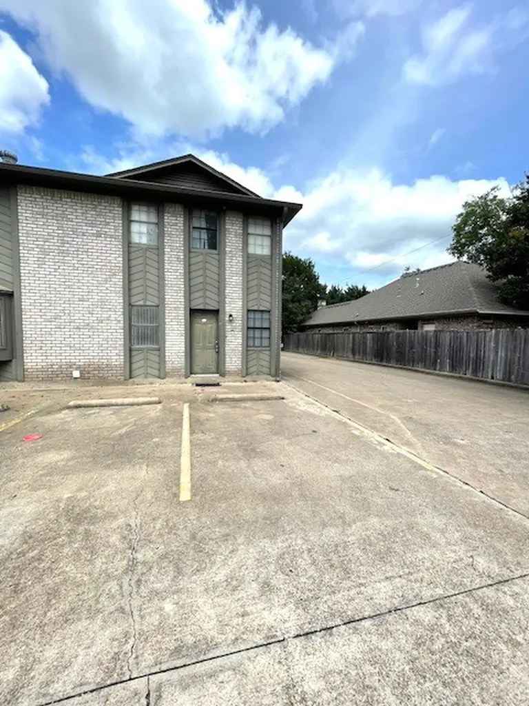 1915 S 10 Waco TX 76706