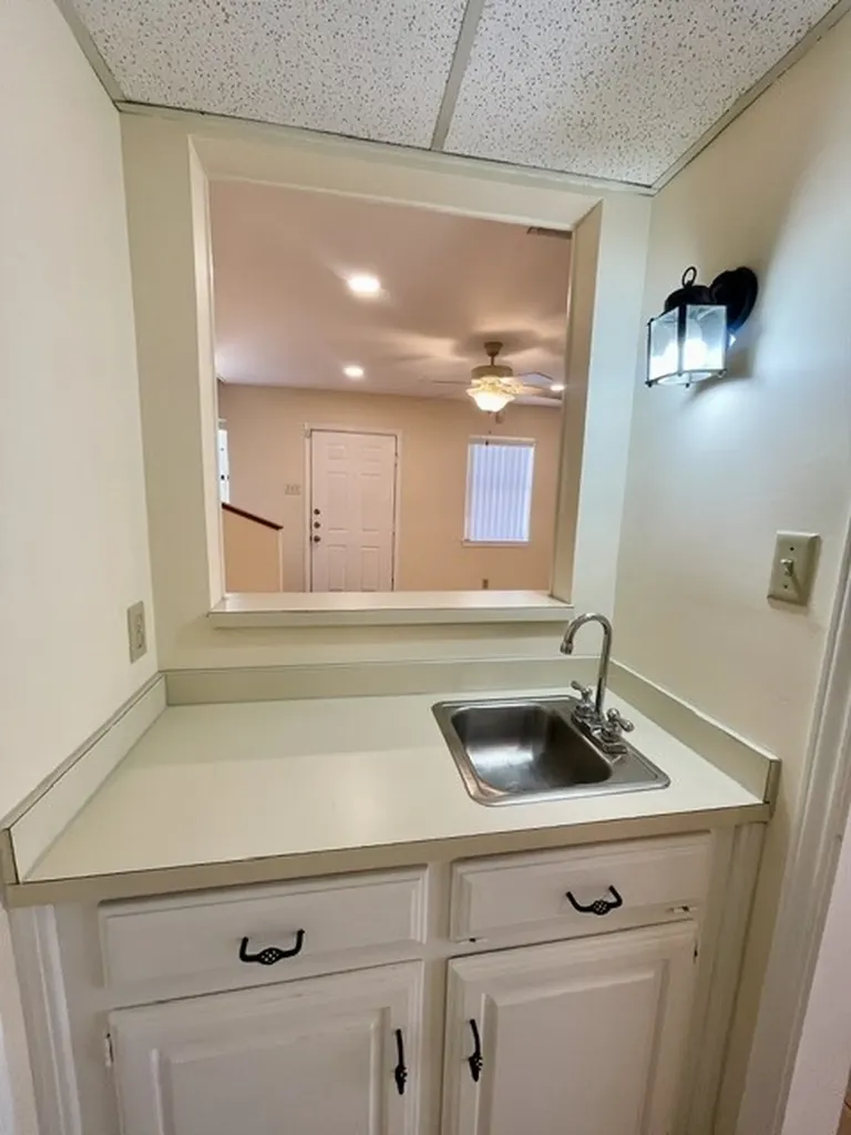 1915 S 10 Waco TX 76706