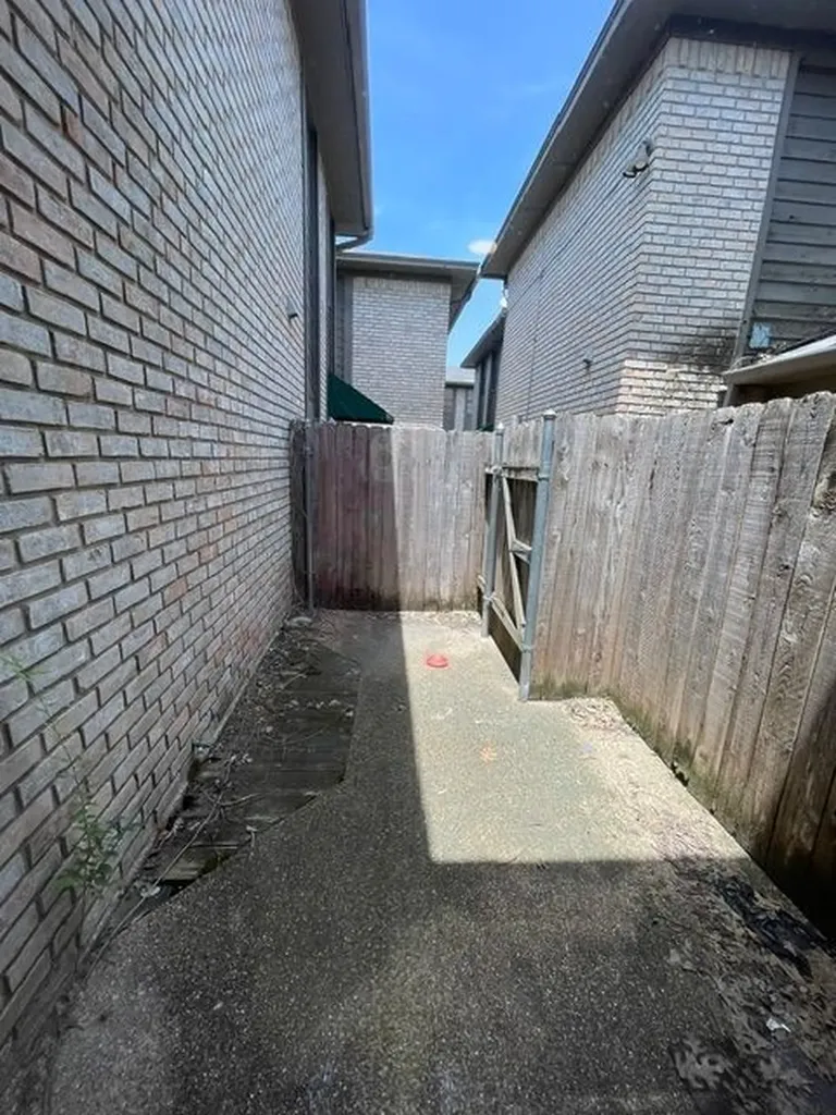 1915 S 10 Waco TX 76706
