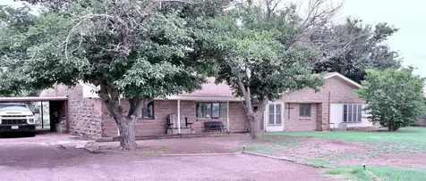 1809 Crowell Highway Quanah TX 79252