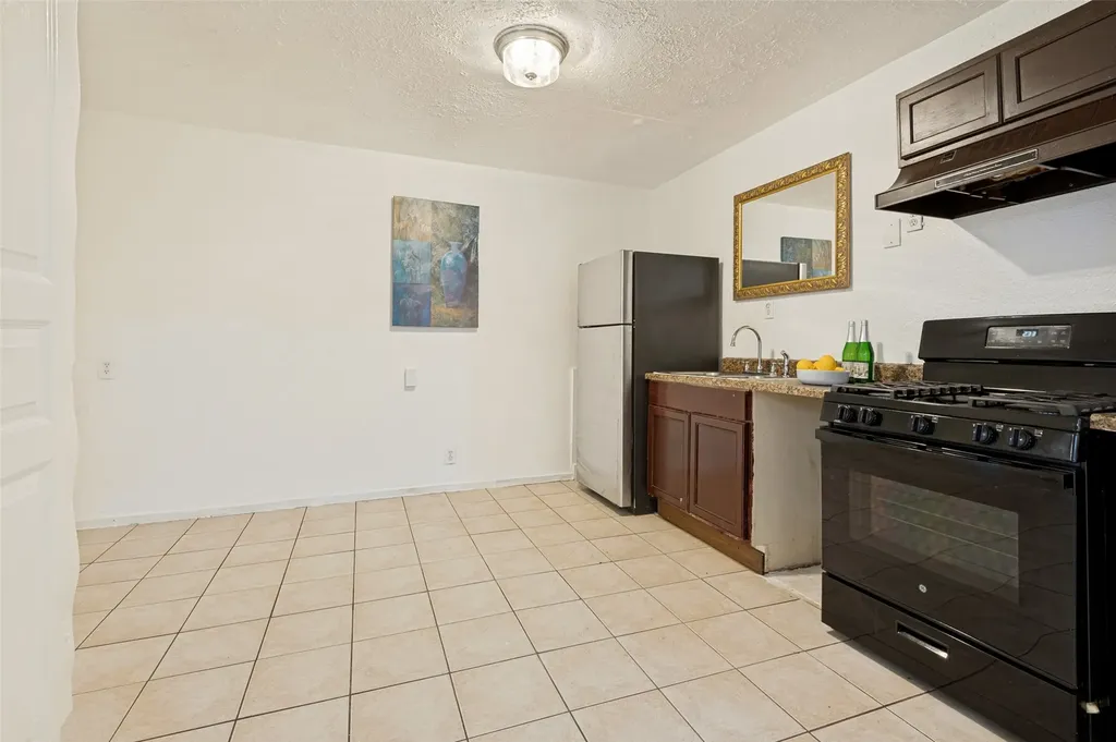 403 N Britain Road Irving TX 75061