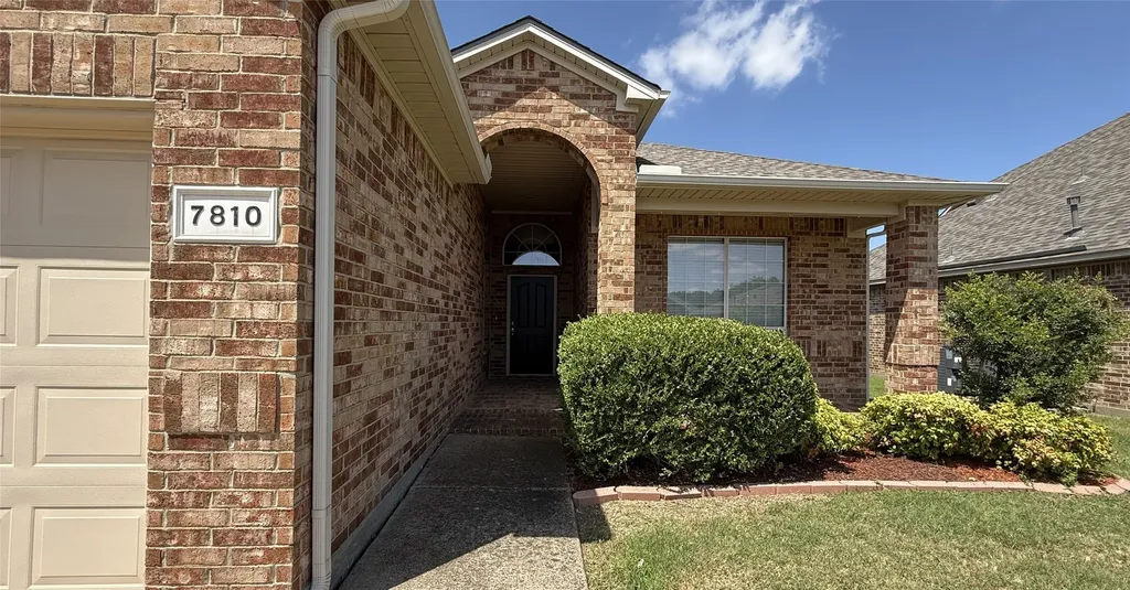 7810 Corona Court Arlington TX 76002